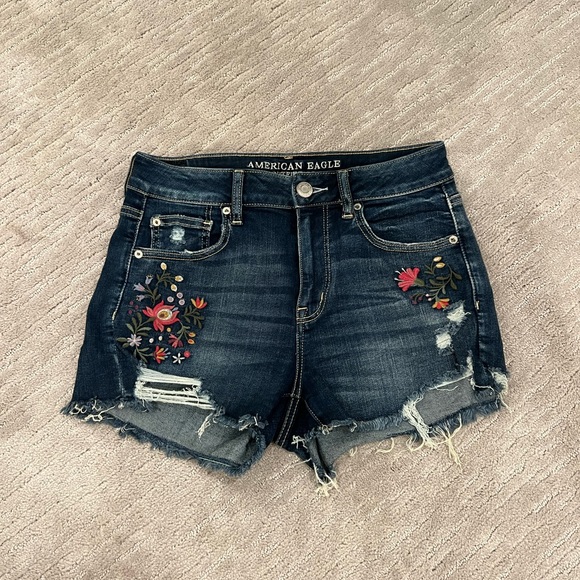COPY - American Eagle short Jean shorts with embroidery size 10 - Picture 2 of 3